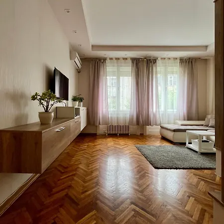 Apartment Close To Everything