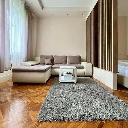 Close To Everything Apartment *