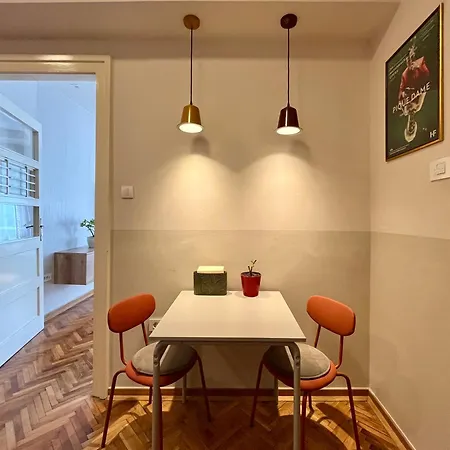 Apartment Close To Everything *